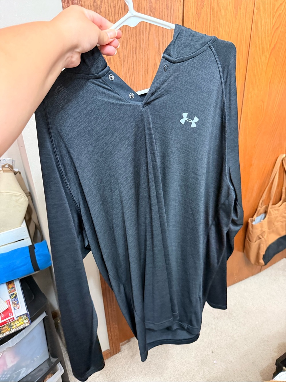 Under Armour Men’s/Unisex Black Long-Sleeve Hooded Performance Shirt